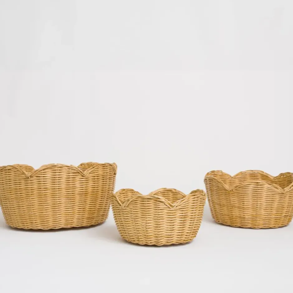 Pomegranate Inc Natural Wicker Scalloped Bowl^ Serveware|Rattan, Wicker & Bamboo