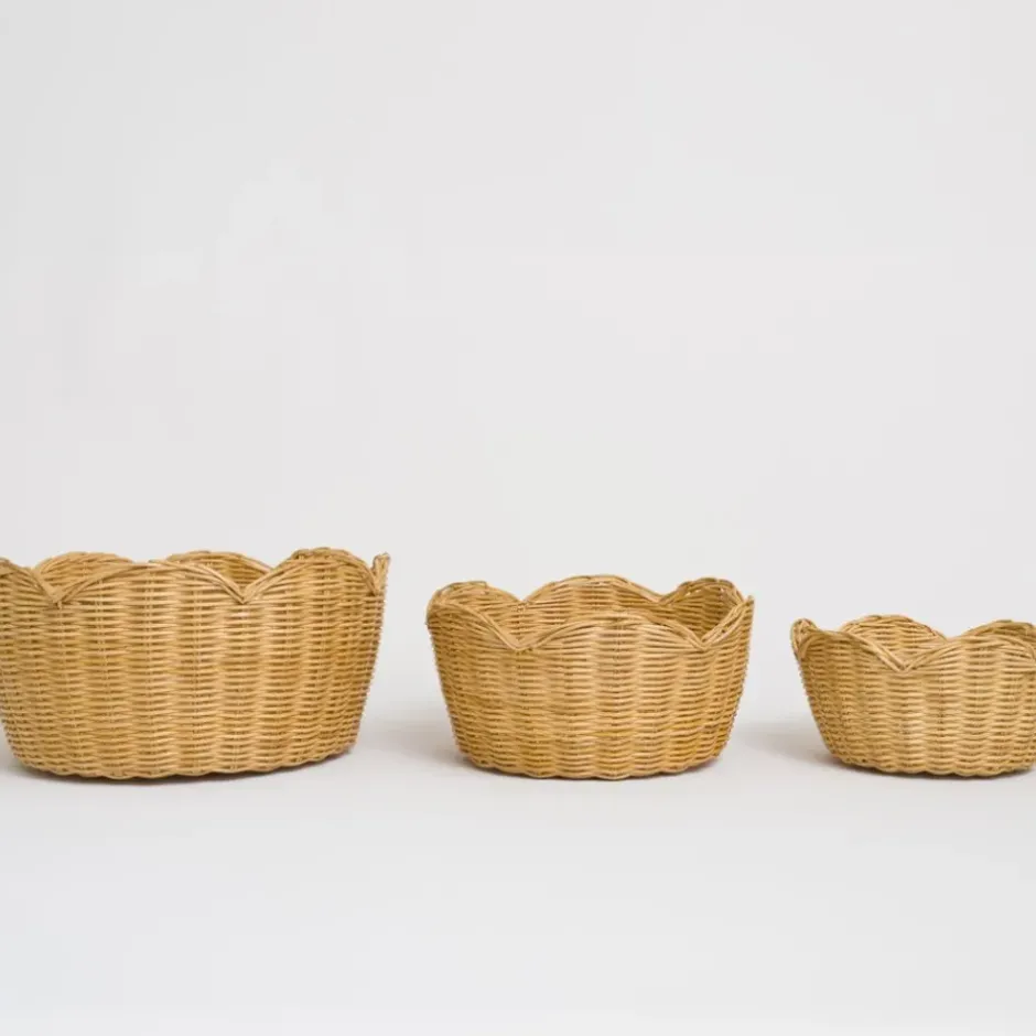 Pomegranate Inc Natural Wicker Scalloped Bowl^ Serveware|Rattan, Wicker & Bamboo